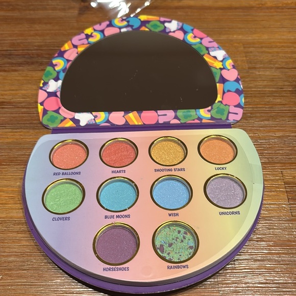 Lucky Charms Eye Shadow Palette NWT - Picture 2 of 2